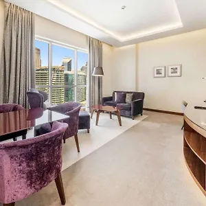 Radisson Blu Hotel, Waterfront Dubaj